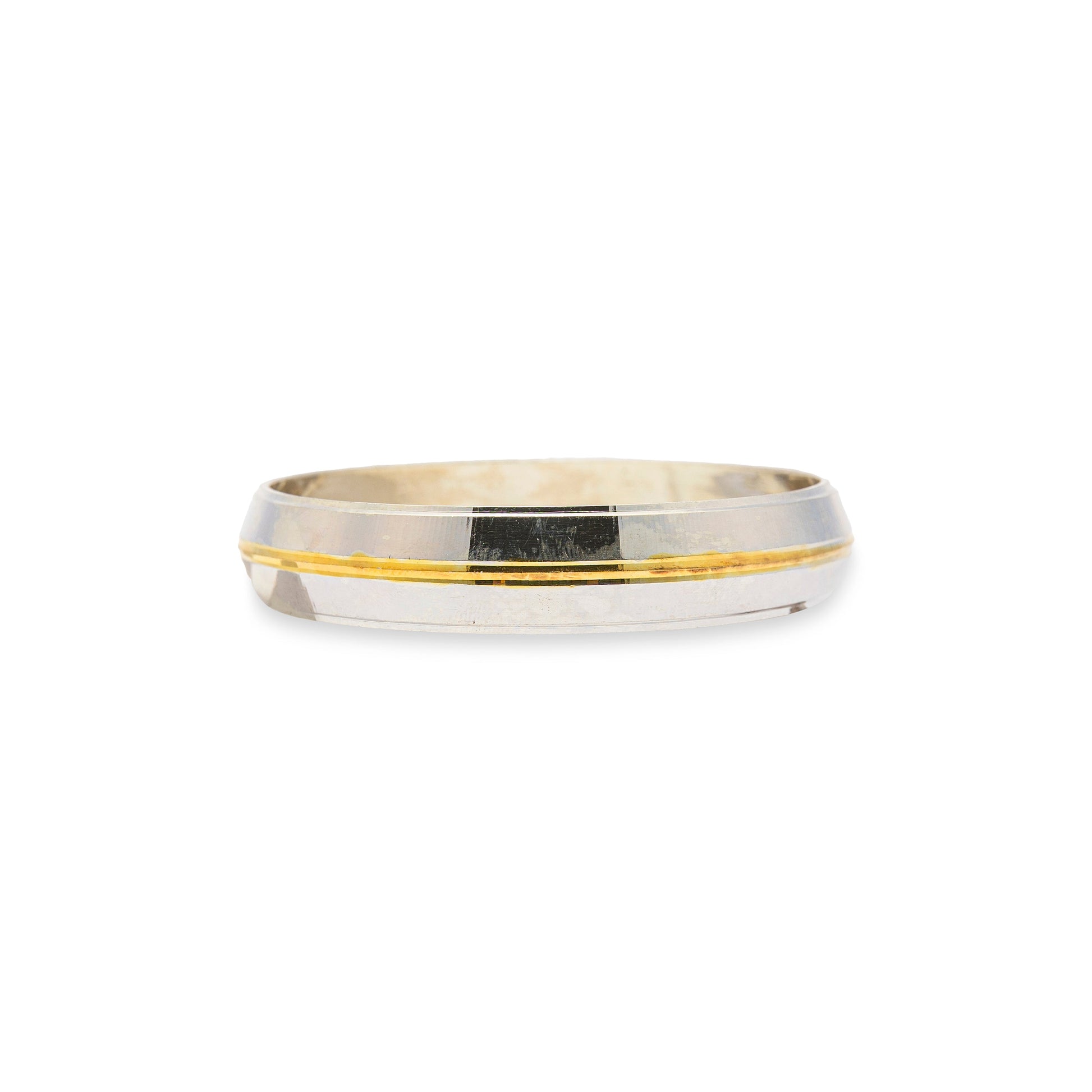Jewelyaari Radiance Core Kada – Elegant Gold Polish, Timeless Shine